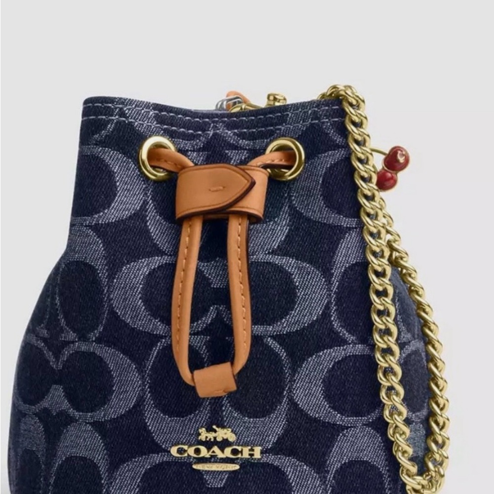Coach Drawstring Wristlet In Signature Denim CZ031